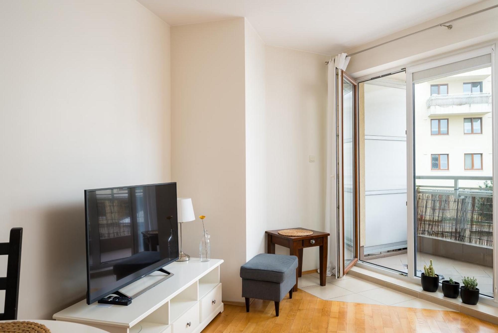 Metro Ksiecia Janusza Cosy Apartment Warsaw Exterior photo