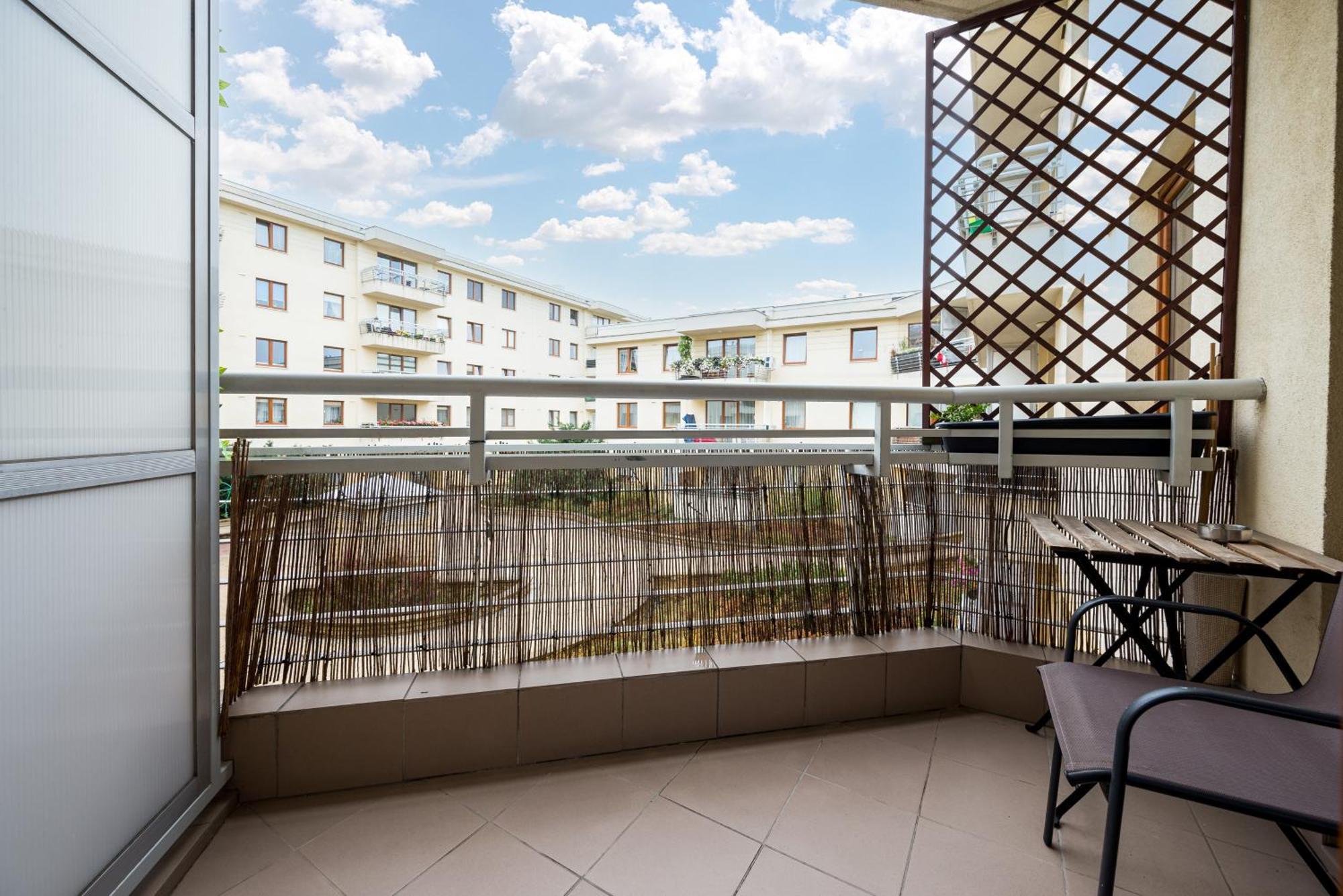 Metro Ksiecia Janusza Cosy Apartment Warsaw Exterior photo